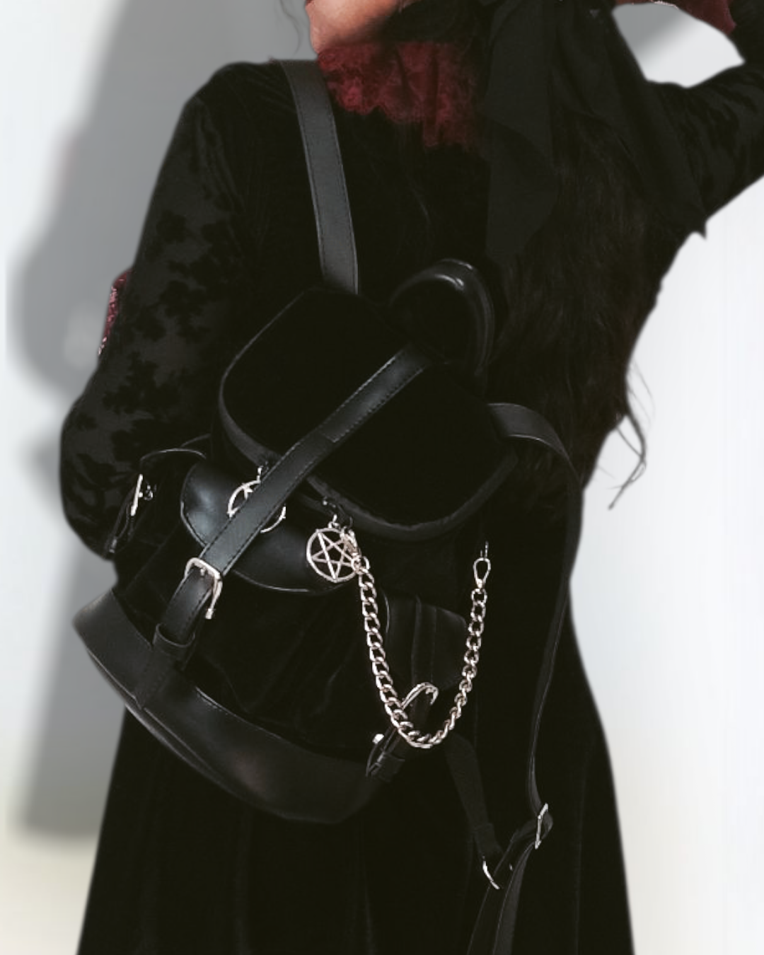 Mochila Mini Juliet Terciopelo Negro. - Image 6